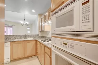 Photo #3: 2638840 Listing 