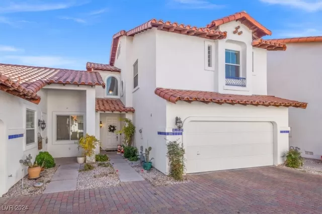 MLS: 2638859 Condo For Sale