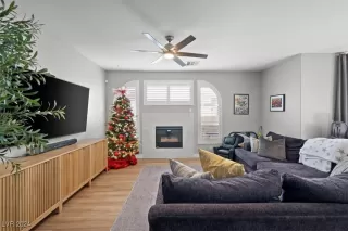 Photo #5: 2638859 Listing