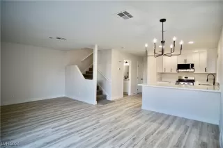 Photo #4: 2638861 Listing