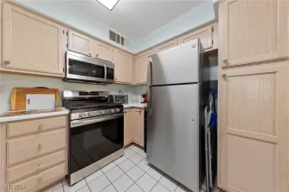 Photo #4: 2638886 Listing