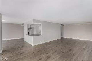 Photo #6: 2638898 Listing 