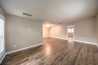 Photo #6: 2638908 Listing
