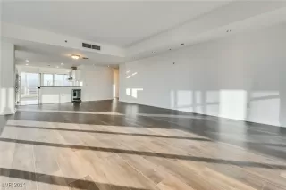 Photo #3: 2638936 Listing 