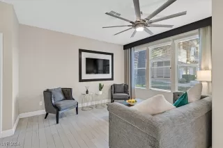 Photo #3: 2638948 Listing