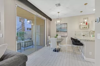 Photo #4: 2638948 Listing