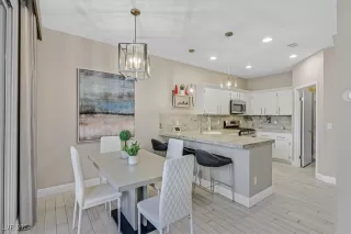 Photo #5: 2638948 Listing