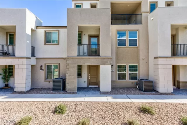 MLS: 2638968 Condo For Sale