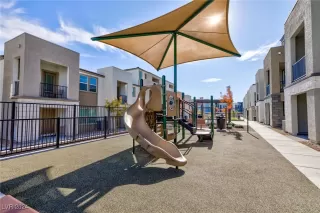 Photo #4: 2638968 Listing