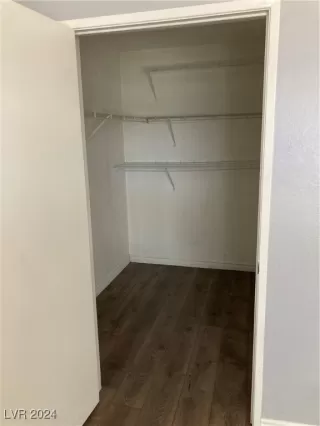 Photo #5: 2638974 Listing