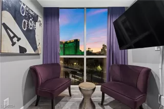 Photo #1: 2638983 Listing