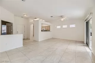 Photo #3: 2638989 Listing