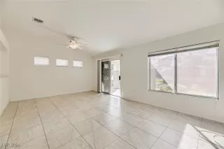 Photo #4: 2638989 Listing