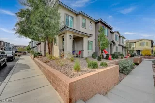 Photo #3: 2638990 Listing