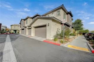 Photo #4: 2638990 Listing