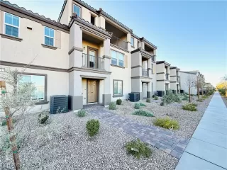 Photo #1: 2638995 Listing 