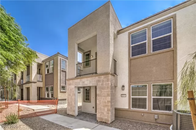 MLS: 2639000 Condo For Sale