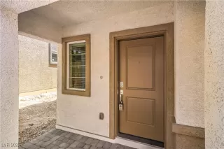 Photo #2: 2639000 Listing 