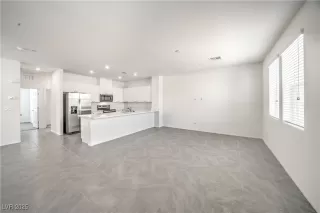 Photo #6: 2639000 Listing 