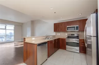 Photo #5: 2639006 Listing 