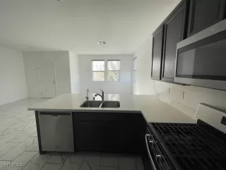 Photo #2: 2639062 Listing