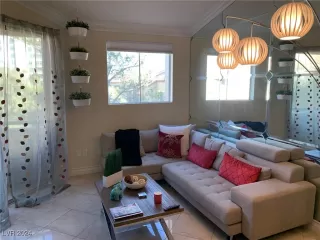 Photo #4: 2639068 Listing