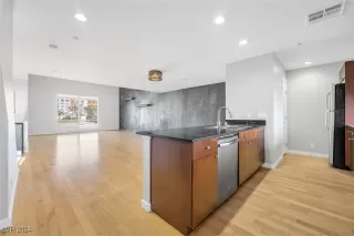 More Details about MLS # 2639085 : 129 SOUTH 11TH STREET