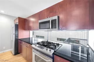 Photo #2: 2639085 Listing 