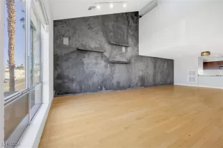 Photo #3: 2639085 Listing 