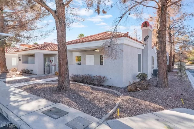 MLS: 2639088 Condo For Sale