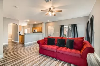 Photo #5: 2639109 Listing