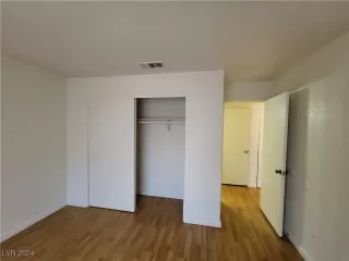 Photo #6: 2639118 Listing 