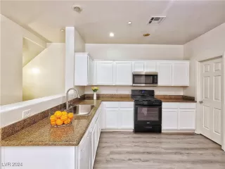 Photo #4: 2639146 Listing 