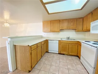 Photo #5: 2639180 Listing 