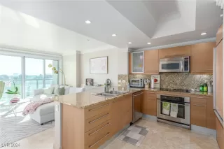 Photo #3: 2639217 Listing