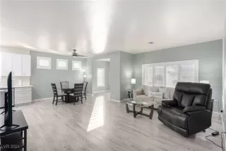 Photo #5: 2639289 Listing