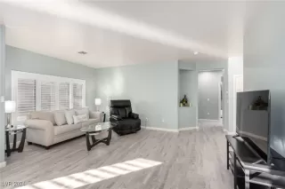 Photo #6: 2639289 Listing