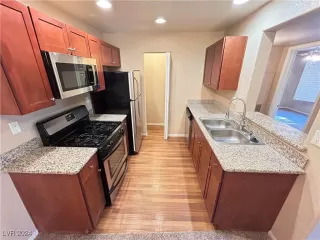 Photo #3: 2639370 Listing 