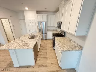 Photo #5: 2639377 Listing 