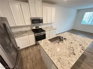 Photo #6: 2639377 Listing 