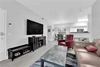 Photo #1: 2639411 Listing