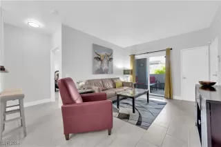 Photo #3: 2639411 Listing