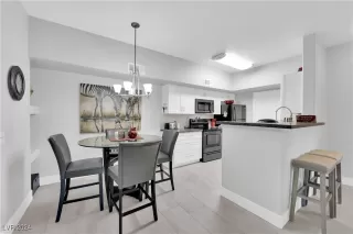 Photo #5: 2639411 Listing