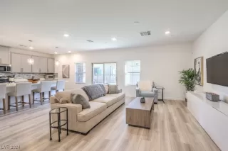 Photo #3: 2639427 Listing