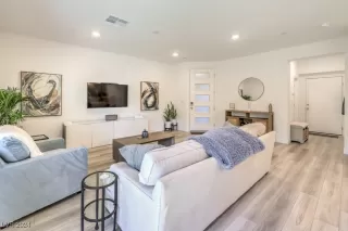 Photo #5: 2639427 Listing