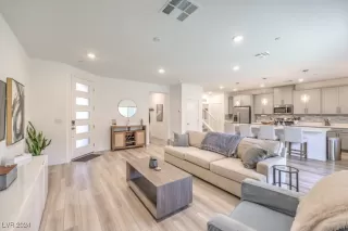 Photo #6: 2639427 Listing