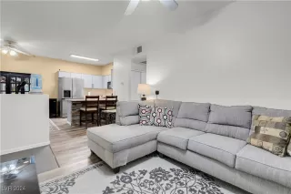 Photo #4: 2639433 Listing