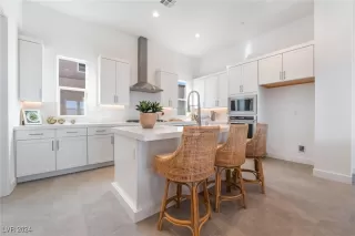 Photo #6: 2639447 Listing