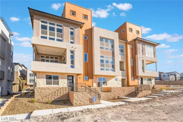 MLS: 2639468 Condo For Sale