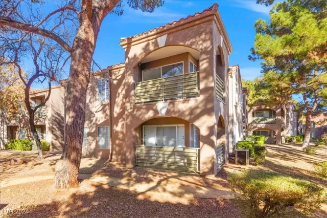 MLS: 2639524 Condo For Sale